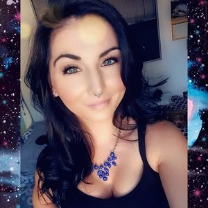 Meet your Posher, Corinne